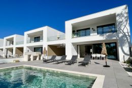 Newly build villa with pool near Vilamoura 